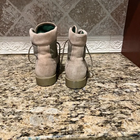 NWOT Wolverine Wilderness Tan Suede Hiking Boots Woman's Size 7.5 Vintage! - Picture 9 of 16